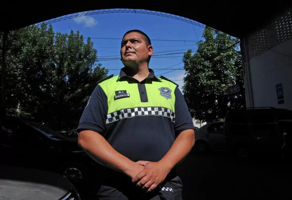 -MEDINA NO DUDÓ. El oficial se lanzó al rescate sin pensarlo. LA GACETA / FOTO DE FRANCO VERA.