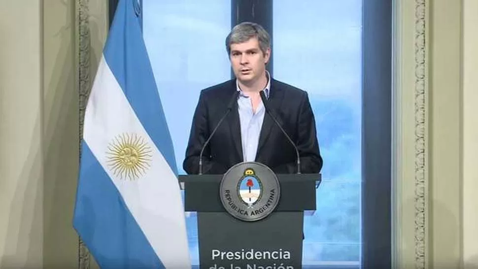 MARCOS PEÑA. El jefe de Gabinete anuncia la salida de Prat Gay.