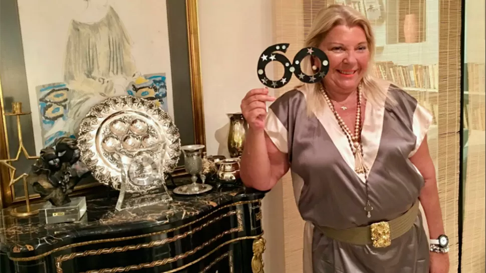 Carrió festejó su cumpleaños número 60 y lo compartió en las redes sociales. FOTO TOMADA DE WWW.TWITTER.COM/ELISACARRIO