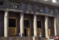 Kicillof cuestionó la decisión del Gobierno de descuartizar la cartera que encabezaba Prat-Gay