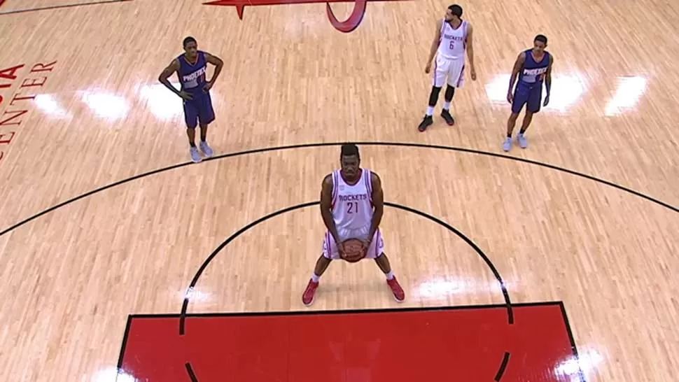 Video: Chinanu Onuaku sorprende a la NBA por tirar libres como un niño