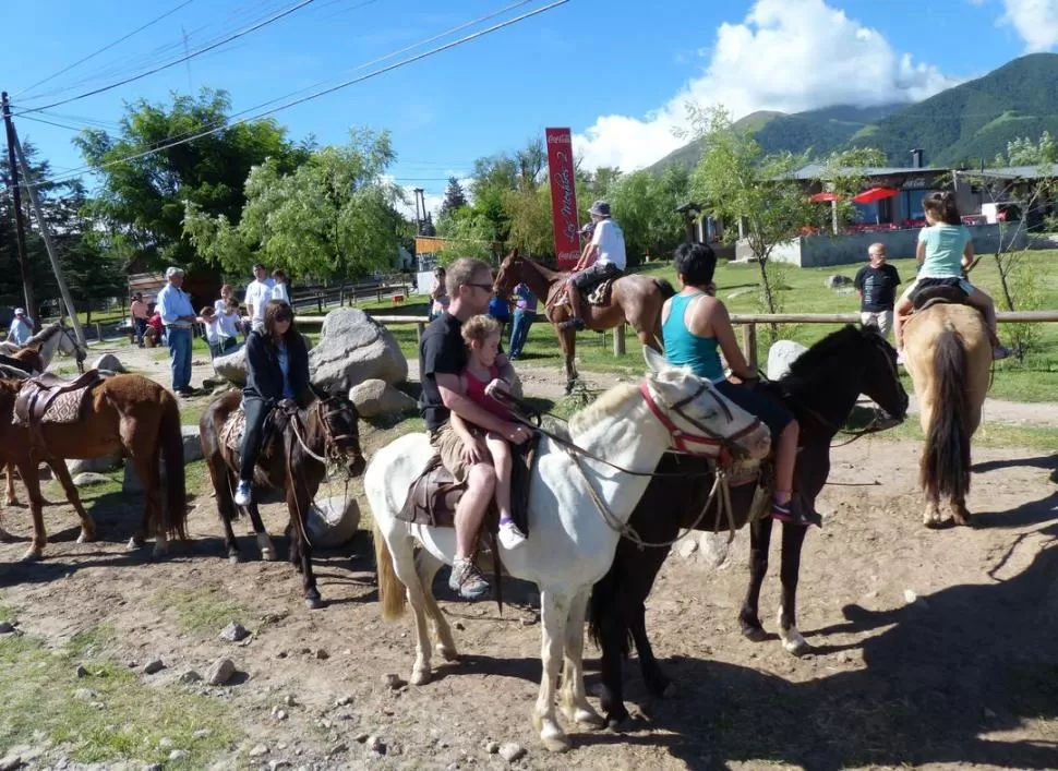 DEJARSE LLEVAR. Una de las actividades más deliciosas para compartir en familia son las cabalgatas tafinistas.  LA GACETA / FOTO DE OSVALDO RIPOLL (Archivo).-