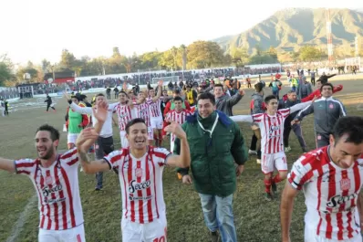 Con los pies en la B, pero la vista en la A