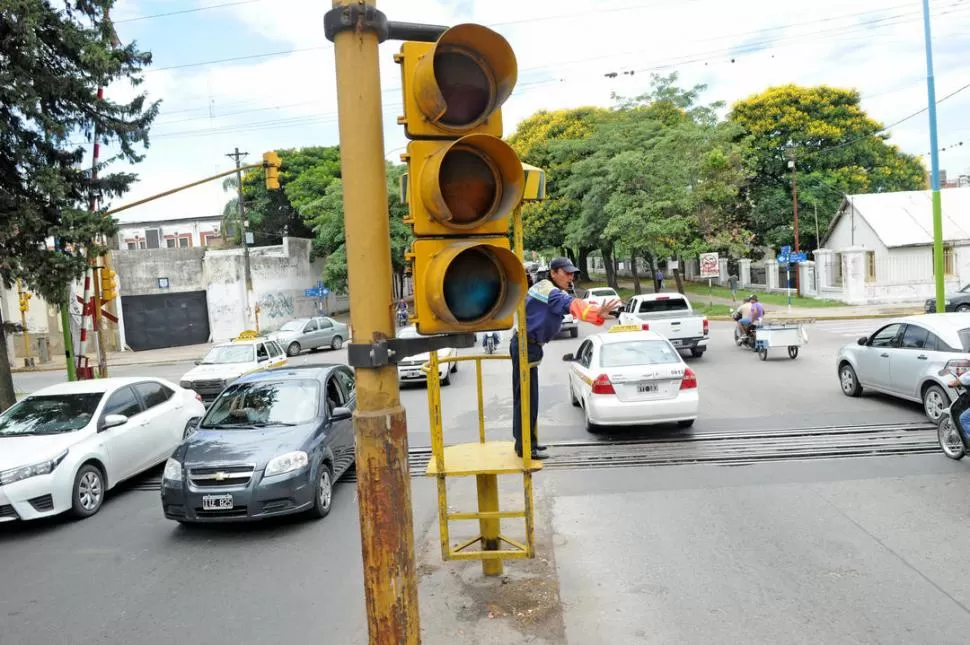 INSPECTORES. Solo de De 11 a 13.30 hay varitas en la caótica esquina. 