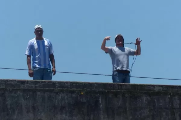 Rebeldía de dos presos en el techo del penal de Concepción