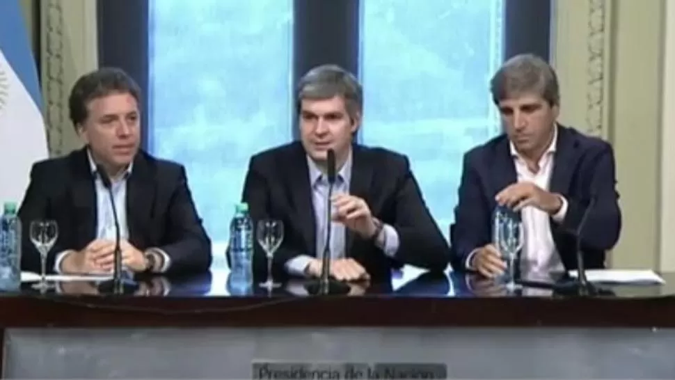 Uno de los principales objetivos es reducir el déficit fiscal, dijo Dujovne