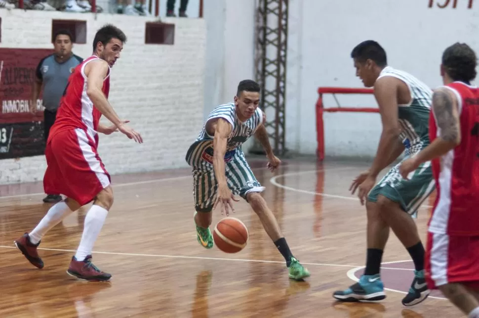 EXPECTATIVAS. Los clubes locales, como Nicolás Avellaneda y Huracán, esperan por la llegada de las nuevas autoridades. la gaceta / foto de diego aráoz