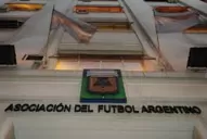 El Ministerio de Trabajo citó a reunión urgente para tratar deudas de clubes de fútbol con sus planteles