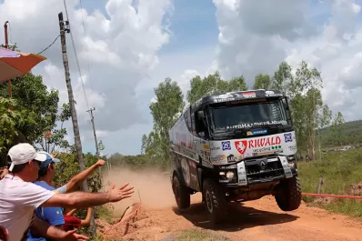 Video: el Dakar ya viaja rumbo a Tucumán