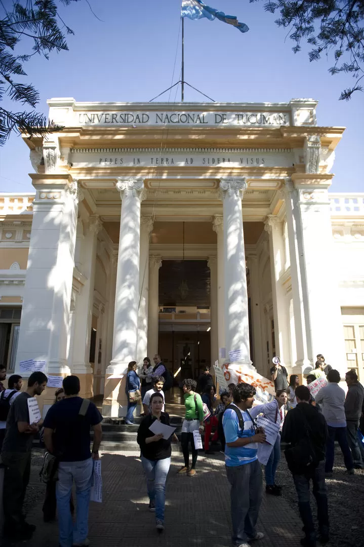 ACCESO A LA INFORMACIÓN. La UNT aplicará nuevas disposiciones. la gaceta / FOTO DE JORGE OLMOS SGROSSO (archivo)