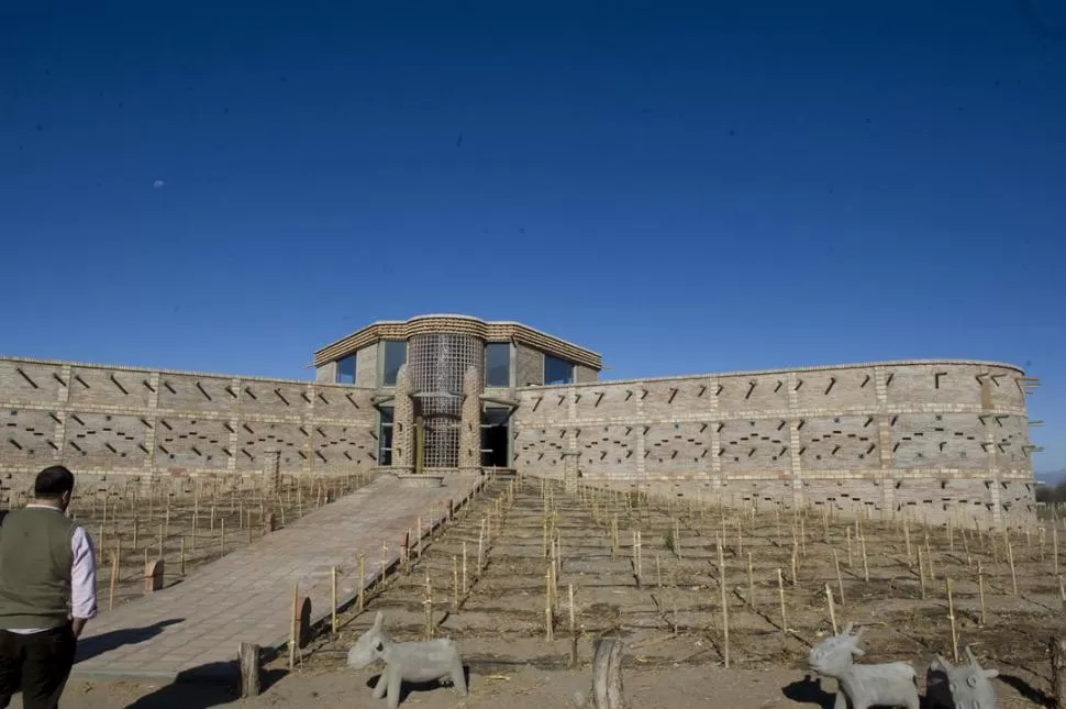 COLALAO DEL VALLE. Una de las bodegas, ubicada sobre la ruta 40. LA GACETA/FOTO DE JORGE OLMOS SGROSSO