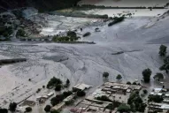Video: Volcán quedó prácticamente bajo el agua y el barro