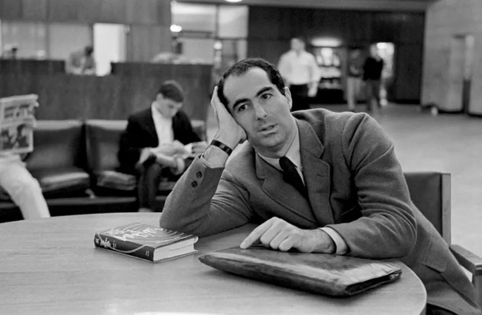 PHILIP ROTH. El novelista sostiene que la realidad por lo general supera a los talentos y a la imaginación.  