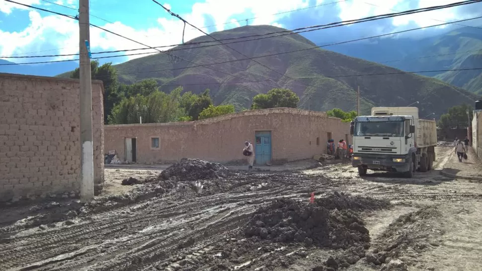 VIALIDAD LIMPIÓ LAS CALLES JUJEÑAS TRAS EL ALUD. FOTO TOMADA DE PRENSA.JUJUY.GOB.AR