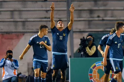 Argentina goleó a Bolivia y es puntera en su grupo