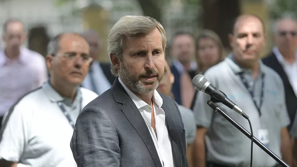 Frigerio dijo que API sirve para tener información precisa respecto a aquellos que tienen antecedentes delictivos penales y que pretenden ingresar en nuestro país. DyN