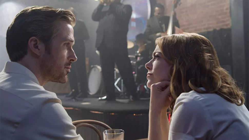 LA LA LAND. Ryan Gosling y Emma Stone protagonizan el film. FOTO TOMADA VARIETY.COM