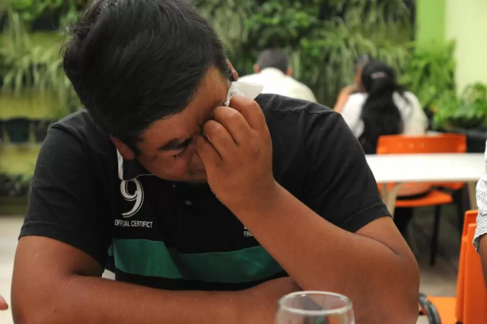 QUEBRADO. José Moreno vio morir a su padre y a su hermano hace 10 días. la gaceta / foto de Analía Jaramillo