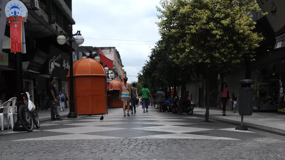 REPARACIÓN. Peatonal Muñecas. FOTO AL GACETA/ ANALÍA JARAMILLO. 