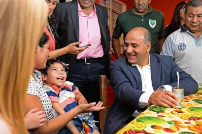 Caminata entre macristas y opositores