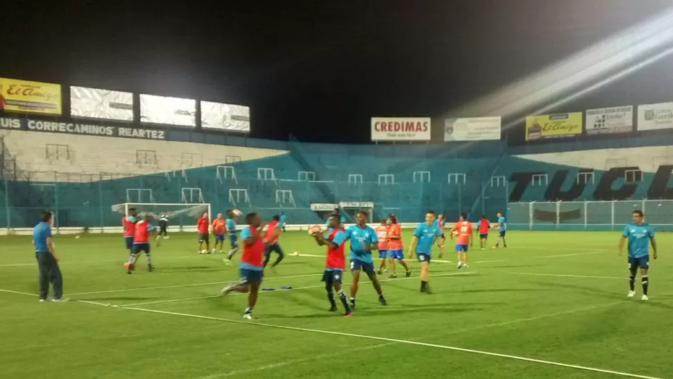 El plantel de El Nacional hizo el reconocimiento del campo de Atlético