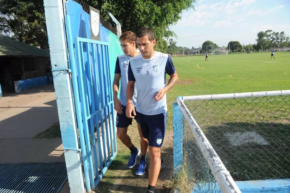 BALUARTES. En la seguridad y la solvencia que aportan Bruno Bianchi y Nery Leyes, Atlético apoyará su juego para poder ganar en Quito y volver con la clasificación. la gaceta / foto de franco vera (archivo)