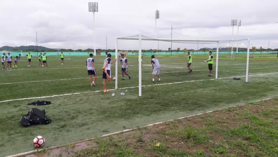 Atlético entrenó a puertas cerradas en Guayaquil