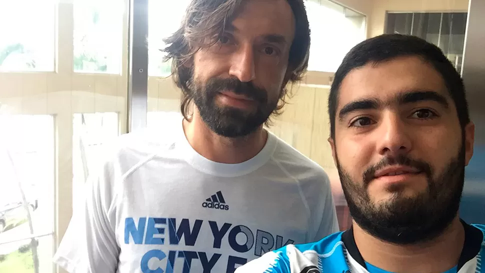 Fiesta en la pileta del hotel, selfies con Pirlo y gastadas al clásico rival