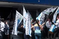 Los bancos cerraron sus puertas y hay inconvenientes para acceder a los cajeros