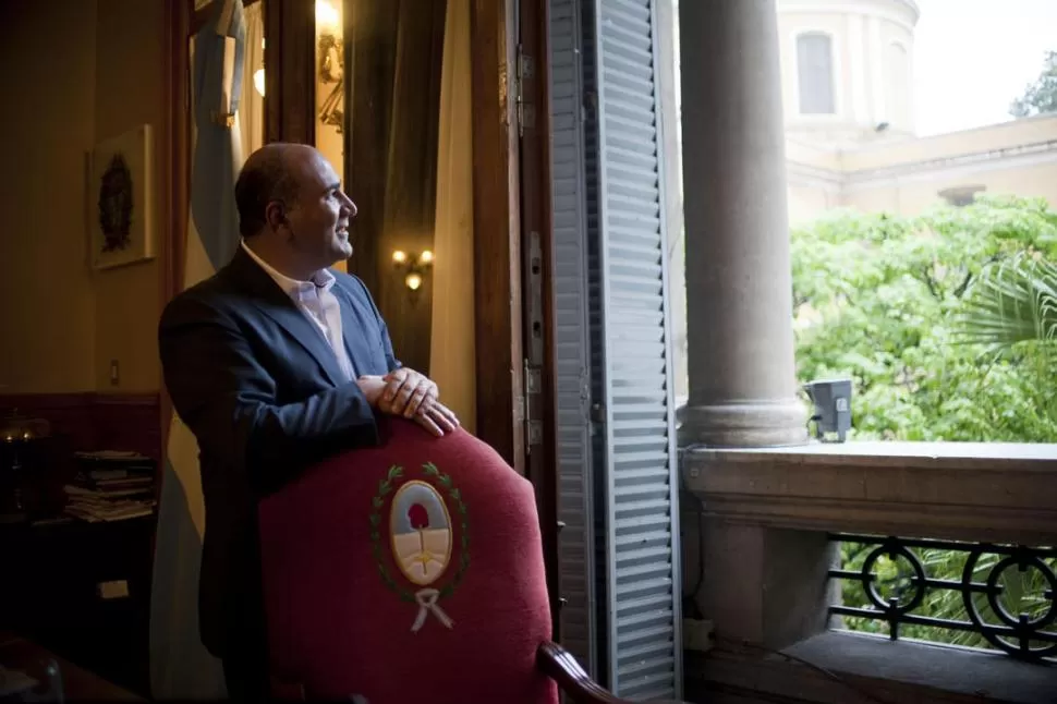 EN LA CASA DE GOBIERNO. Manzur afirmó que mantiene buena relación con la Justicia provincial. la gaceta /  foto de Inés Quinteros Orio