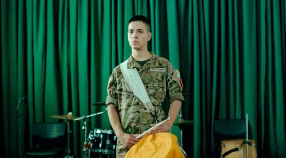 “SOLDADO”. El filme trata sobre los días de un conscripto.  