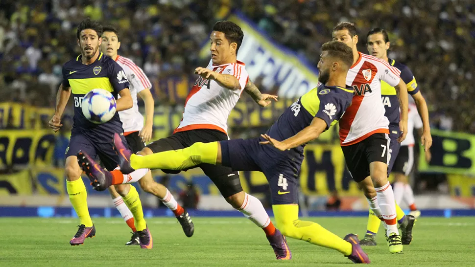 Los dirigentes de Boca y River no acudieron a la reunión que se realizó en la AFA. DYN