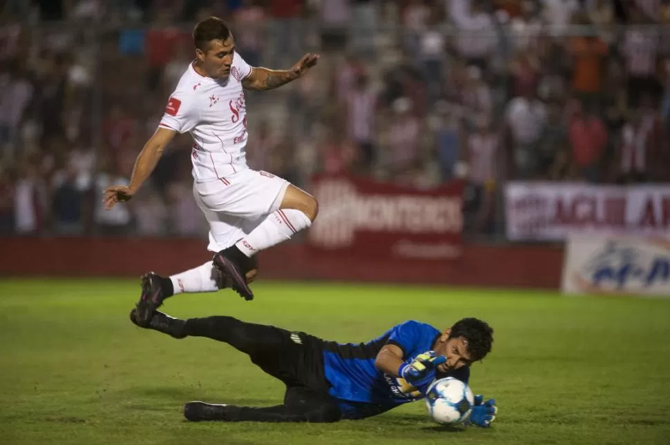 “TURBO” ENCENDIDO. Gonzalo Rodríguez lució muy bien físicamente y mantuvo el nivel durante los 90 minutos del cotejo jugado el domingo contra Banfield. LA GACETA / FORTO DE DIEGO ARÁOZ