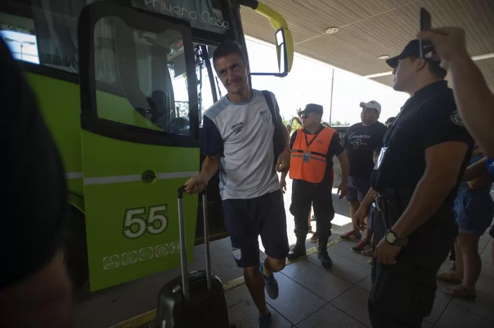 EMBAJADOR. De los 11 titulares que enfrentarán a Junior el jueves, Guillermo Acosta es el único tucumano que estará en cancha. “Pulguita” esperará su chance. la gaceta / foto de diego aráoz