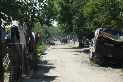 Infierno en Villa Muñecas: cómo es vivir en el límite norte de la ciudad, donde mandan los dealers y los ladrones