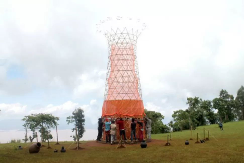 Warka Water, la torre que extrae agua del aire