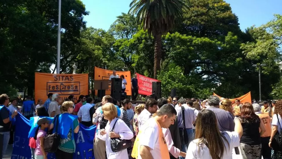 CONTRA LA “PERSECUCIÓN”. Con el apoyo de gremios y agrupaciones, el Sitas celebró una asamblea pública.  foto de francisco chico