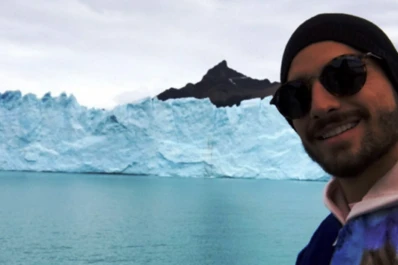 Maluma se maravilló con el Glaciar Perito Moreno y juntó una multitud en la Fiesta Nacional del Lago