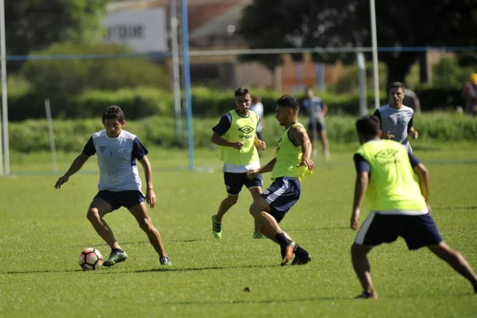 ¿VUELVE? “Pulguita” no vio acción en los últimos dos partidos pero podría regresar. la gaceta / foto de Inés Quinteros Orio