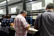 Los socios de Atlético buscan sus entradas para el partido ante Junior