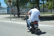 Polémica por las motos: que por ley obliguen a todos los ciudadanos a que circulen en monopatín