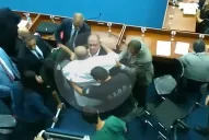 Video: La Chancha necesitó de la ayuda de El Mono para ubicarse en la sala