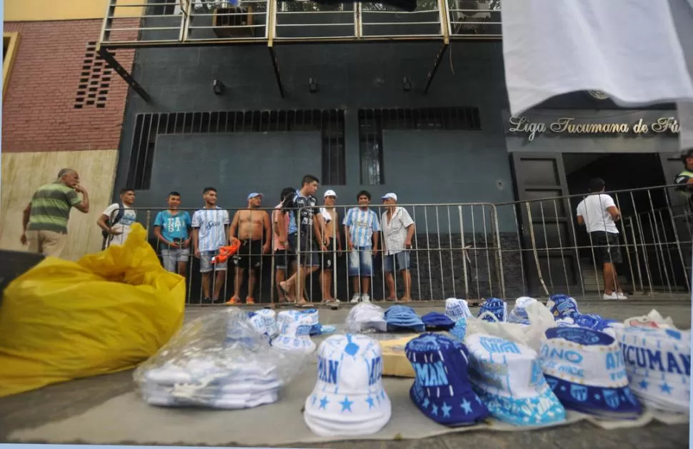  COLORES AMADOS. La Liga Tucumana se tiñó de celeste y blanco. la gaceta / fotos de antonio ferroni 