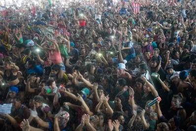 Apuñalan a tres jóvenes a la salida de bailes de carnaval