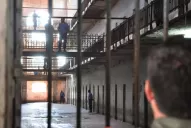 El padre del preso que sufrió quemaduras acusó a los guardiacárceles de intentar matar a su hijo