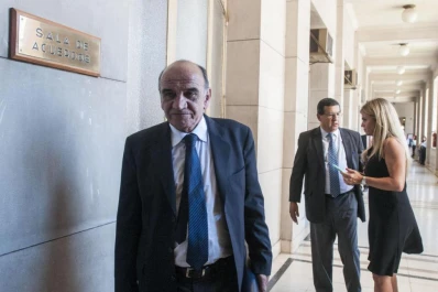 Jiménez usa la nueva ley para un concurso