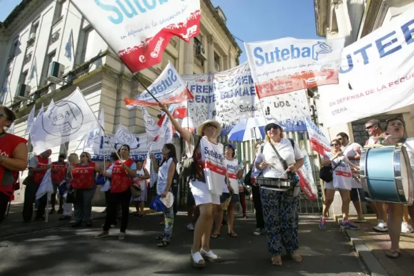 Vidal dijo que, si es necesario, llamará a voluntarios docentes para que dicten clases