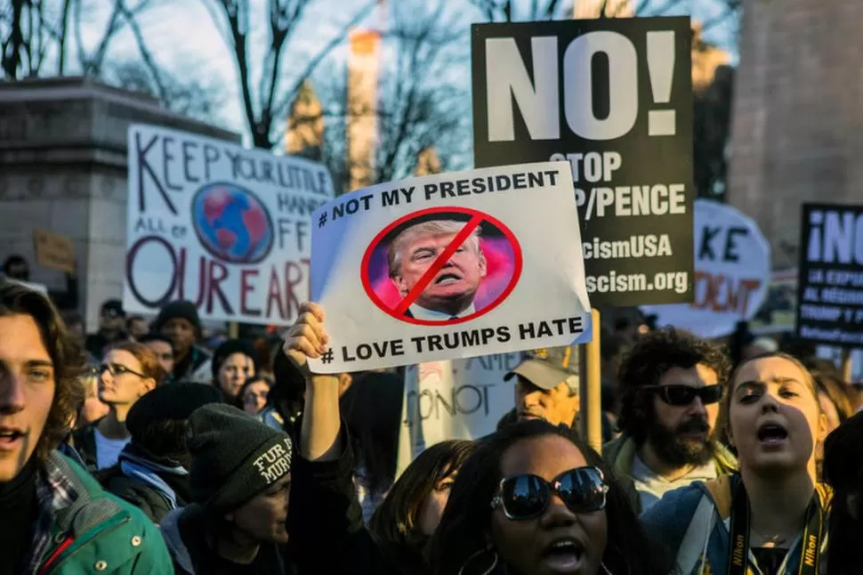 BALANCE. Una población indignada puede contrarrestar la influencia del gobierno corrompido, afirma Krugman. Hiroko Masuike / The New York Times