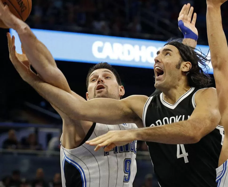 UN EJEMPLO PARA TODOS. Scola juega en la NBA desde hace 12 años, pero ahora no sabe cuál será su futuro. reuters 