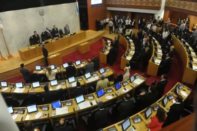 Manzur, entre una oda al Bicentenario y algunos anuncios